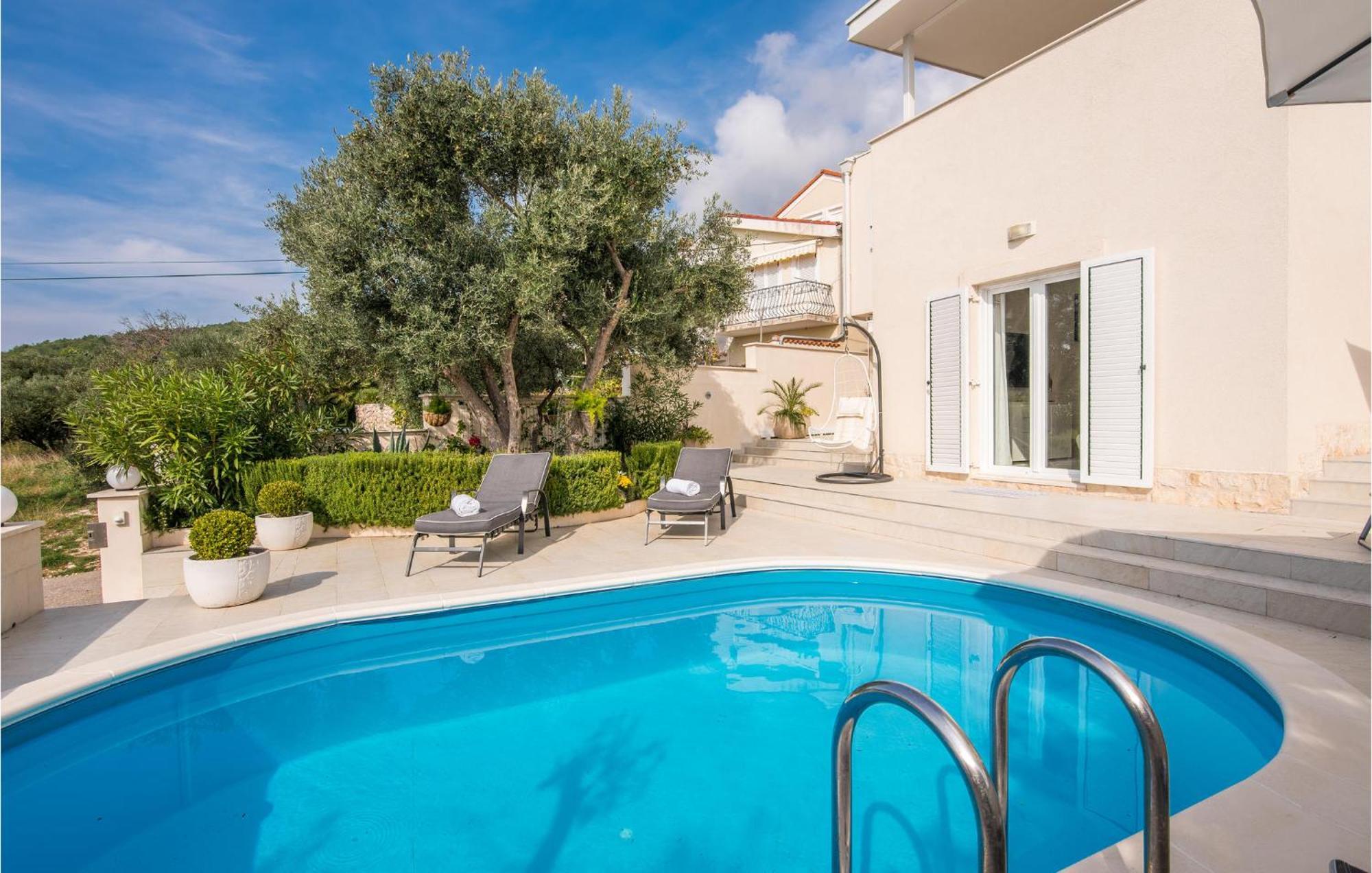 Beautiful Home In Martinscica With Wifi Dış mekan fotoğraf